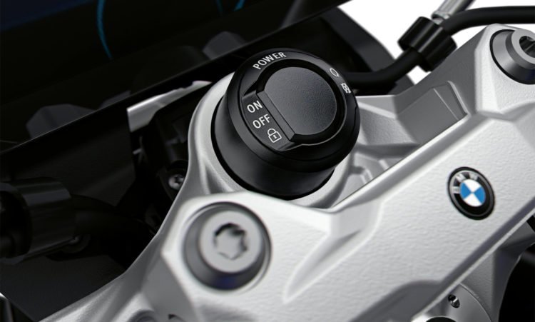 P90373091_highRes_bmw-f-900-r-11-2019