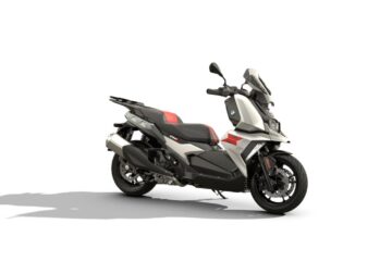 VEHICLE_VIEW_030_C 400 X_1786535221432